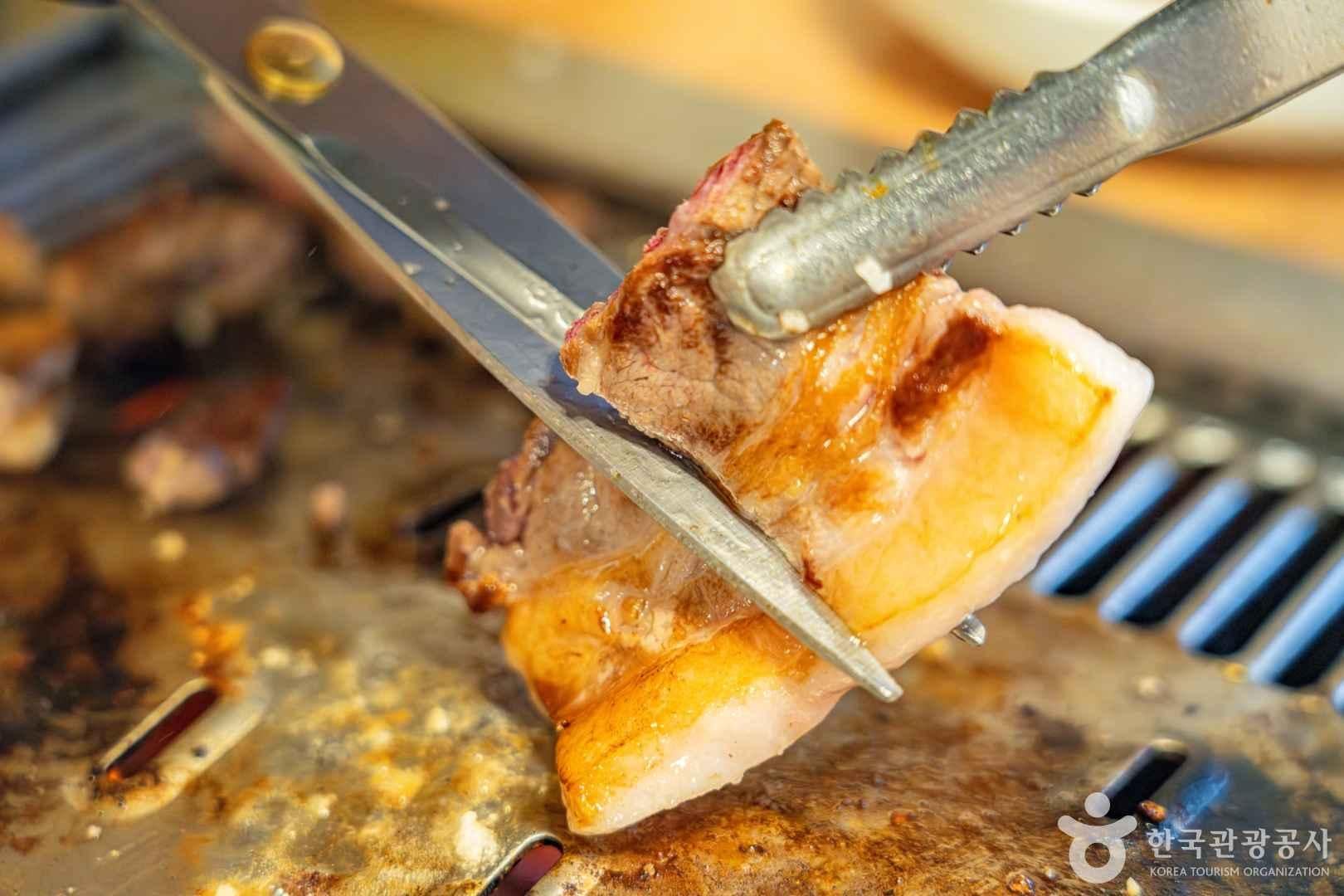 Heukdwaeji (Black Pork)