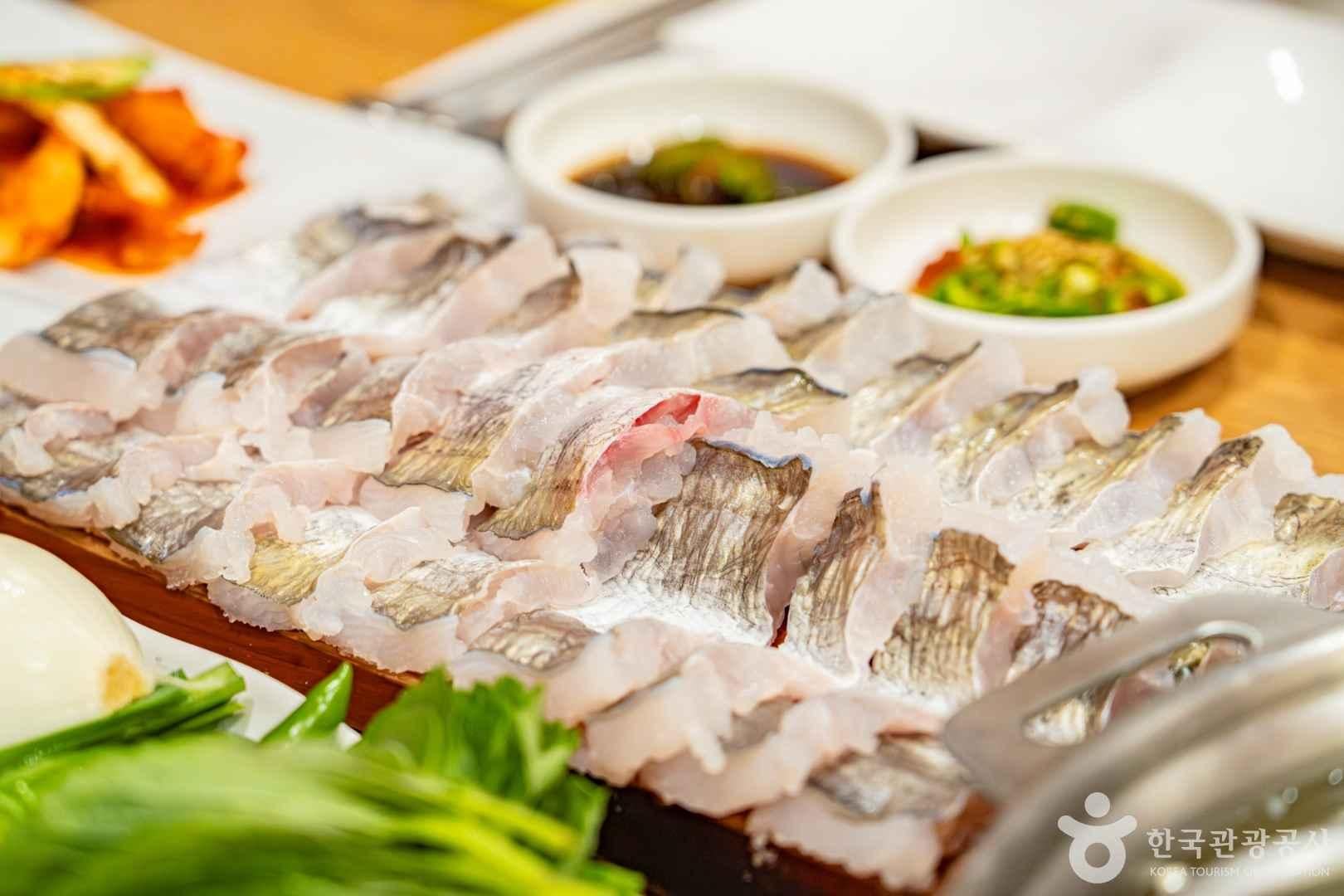 Pike Eel